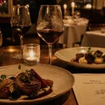 Restaurant Metz Saint-Valentin : menu romantique sur table bois, bougies et vin